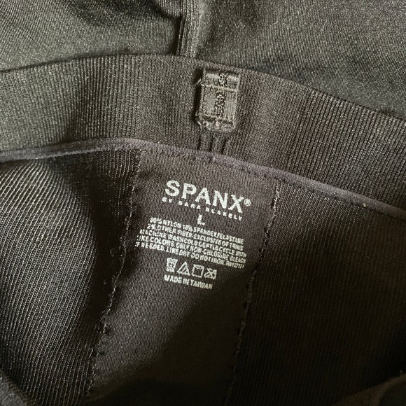 SPANX shapewear shorts - Picture 6 of 6